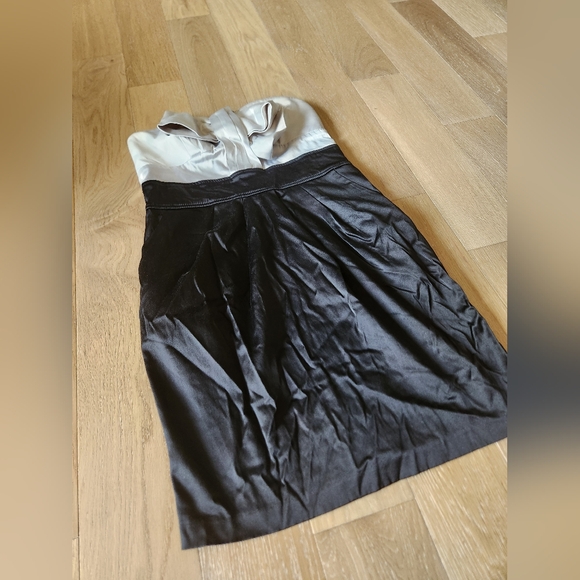 ECLIPSE | Black and greige strapless dress with bow - Picture 3 of 10